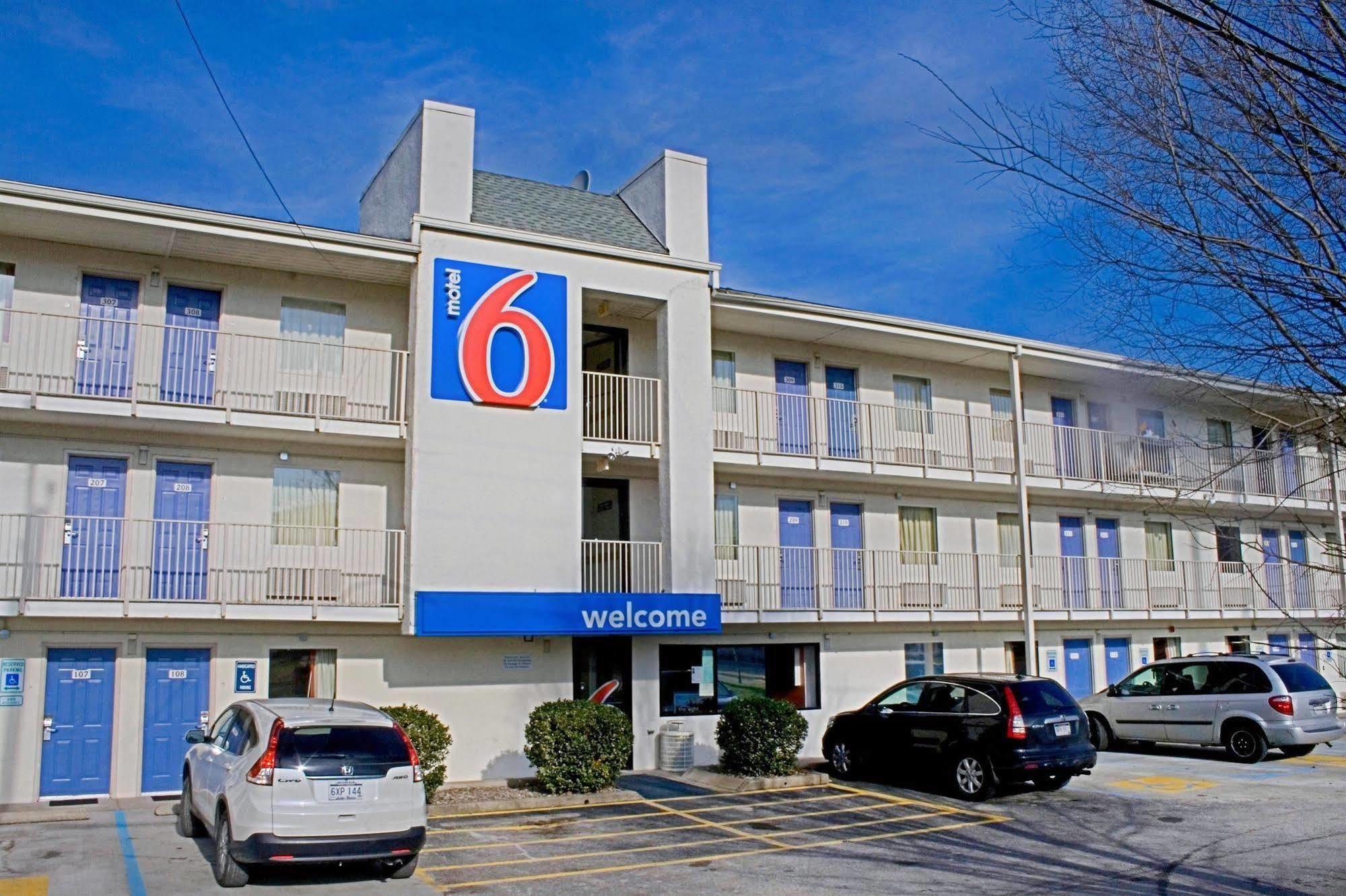 Days Inn By Wyndham Charleston Wv Εξωτερικό φωτογραφία