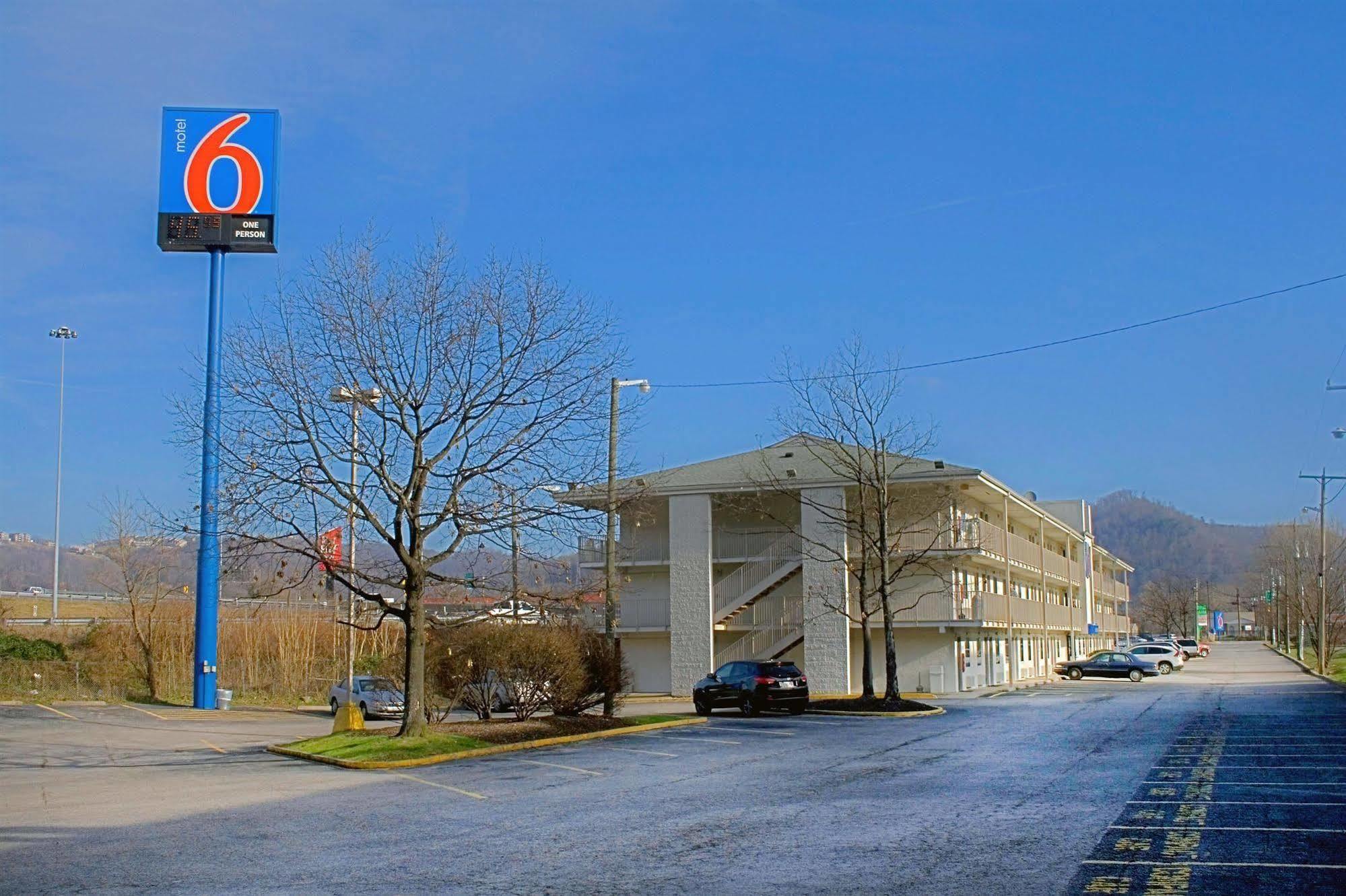 Days Inn By Wyndham Charleston Wv Εξωτερικό φωτογραφία