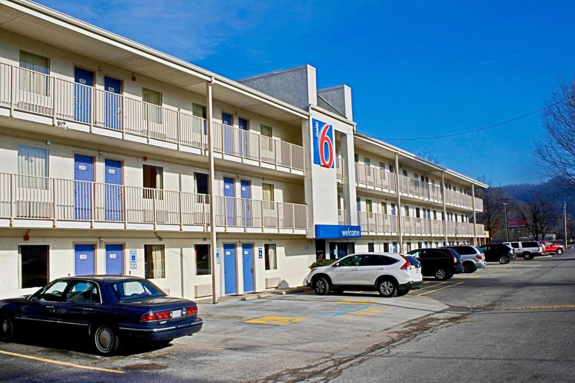 Days Inn By Wyndham Charleston Wv Εξωτερικό φωτογραφία