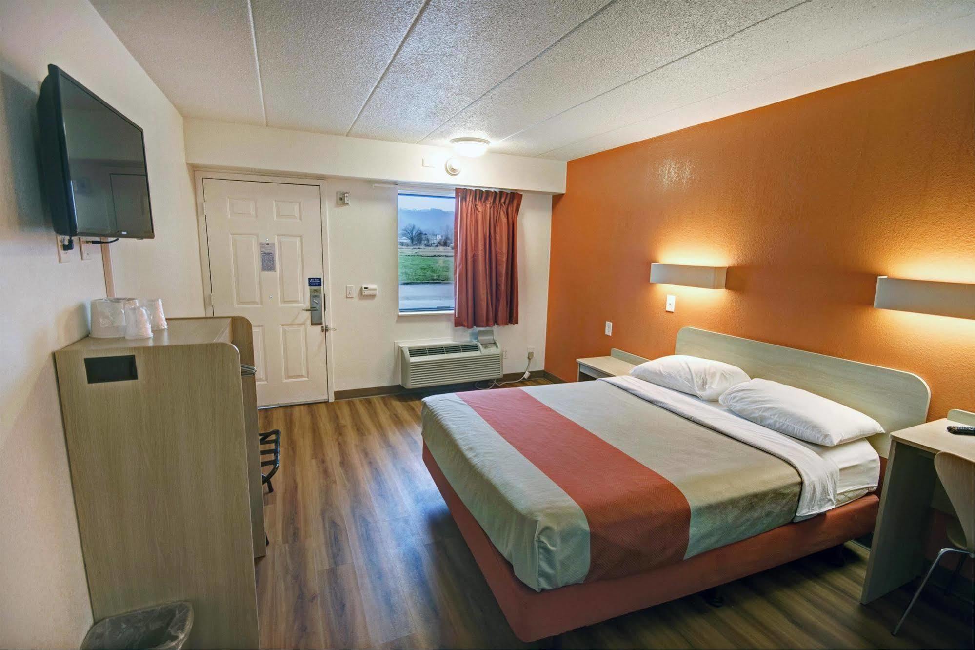 Days Inn By Wyndham Charleston Wv Εξωτερικό φωτογραφία